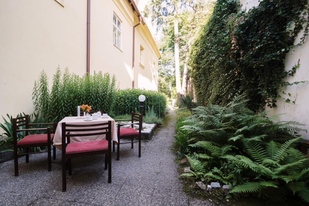 Pension Dientzenhofer Prague Luaran gambar